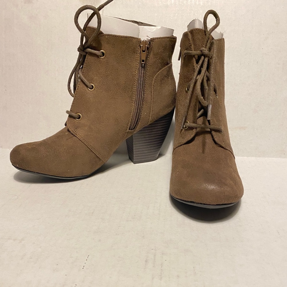 Rampage lace and zip up booties. Size 8 1/2.